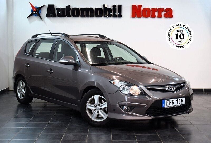 Ljusbrun (brun) Begagnad 2011 Hyundai i30 Kombi | 54 900 kr (Marknadspris) - Bild 1/3