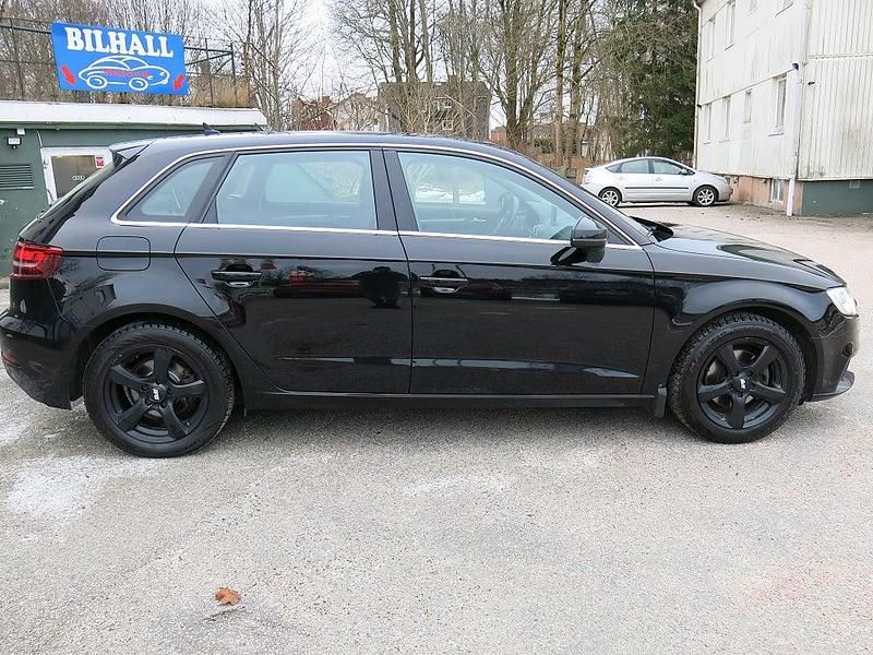 Begagnad Audi A3 Sportback Proline 150 HK (110 kW) 2019 Svart Halvkombi