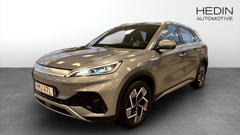 Grå Begagnad 2023 BYD Atto 3 Comfort SUV | 299 900 kr (Marknadspris) - Bild 1/4