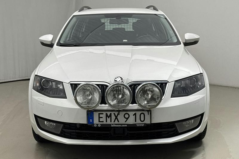 Begagnad Skoda Octavia 110 HK (80 kW) 2016 Vit Halvkombi