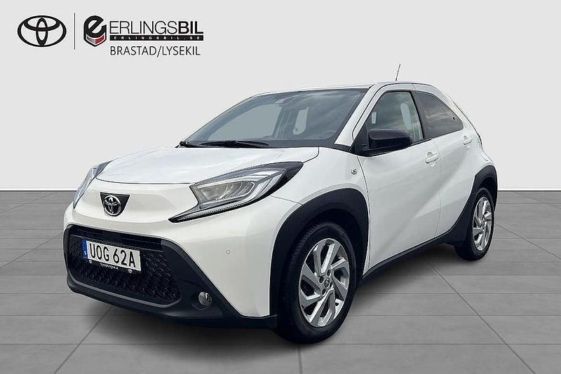 Begagnad Toyota Aygo X Play 72 HK (52 kW) 2022 Vit SUV