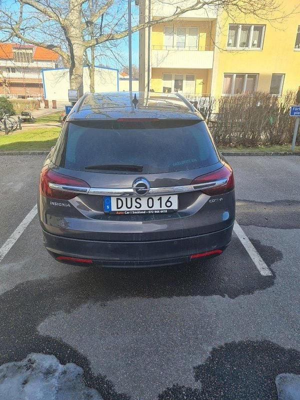 Grå Begagnad 2015 Opel Insignia Business Kombi | 129 000 kr (Dyr) - Bild 1/4