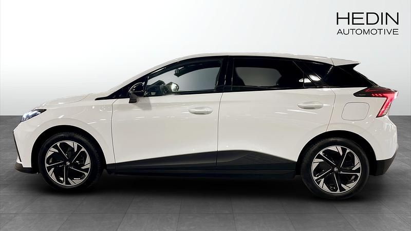 Begagnad MG MG4 EV 150 kW (204 HK) 2022 Vit Halvkombi