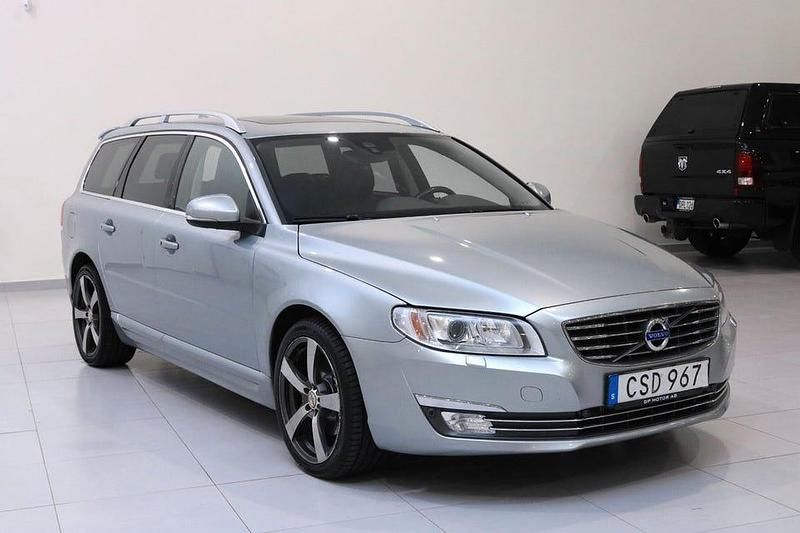 Silver Begagnad 2014 Volvo V70 Summum Kombi | 159 900 kr (Dyr) - Bild 1/4
