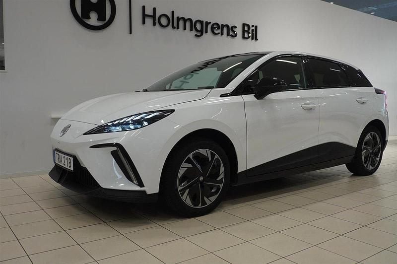 Vit Begagnad 2022 MG MG4 EV Halvkombi | 239 900 kr - Bild 1/4
