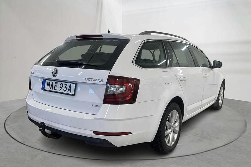 Begagnad Skoda Octavia 150 HK (110 kW) 2019 Vit Kombi
