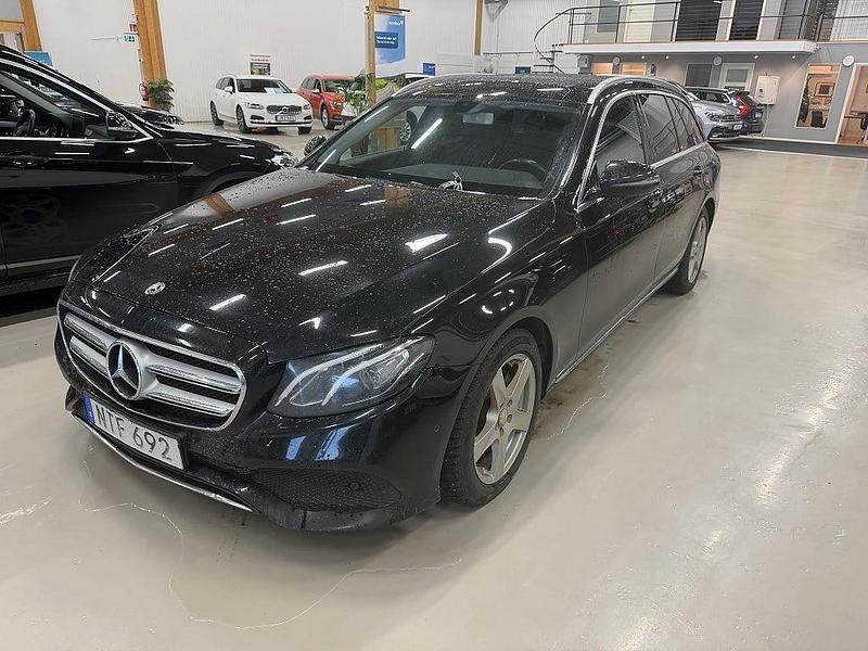 Svart Begagnad 2018 Mercedes E200 Avantgarde Kombi | 219 000 kr (Marknadspris) - Bild 1/4