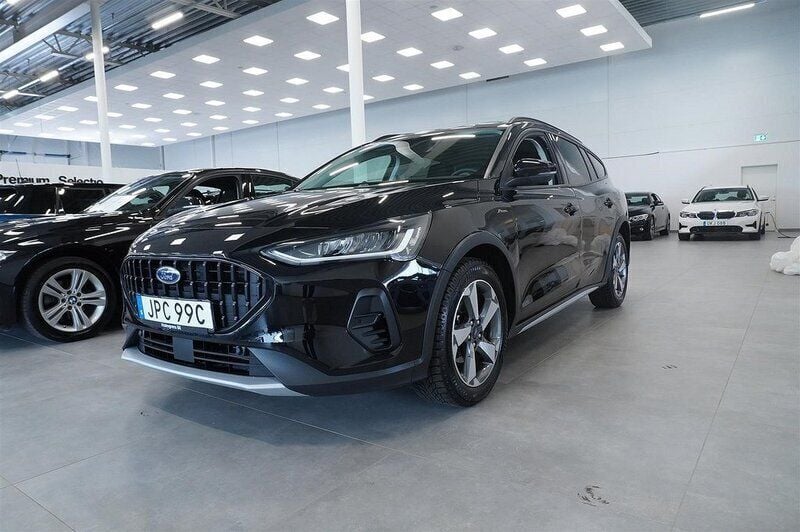 Begagnad Ford Focus Active 125 HK (91 kW) 2023 Svart Kombi