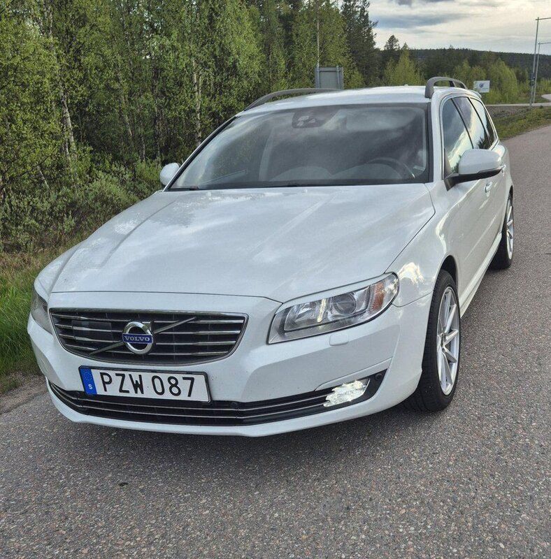 Vit Begagnad 2016 Volvo V70 Kombi | 185 000 kr (Lite dyr) - Bild 1/3