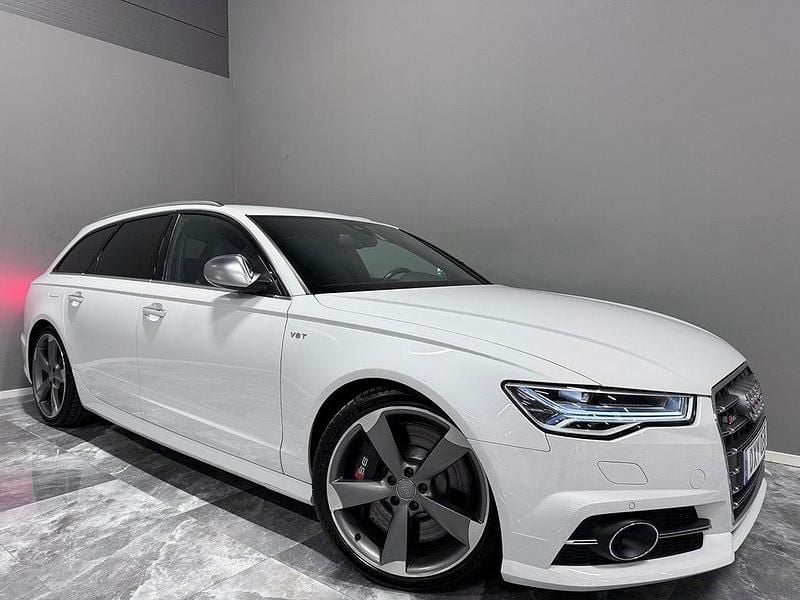 Vit Begagnad 2016 Audi S6 Kombi | 399 900 kr (Superpris) - Bild 1/4