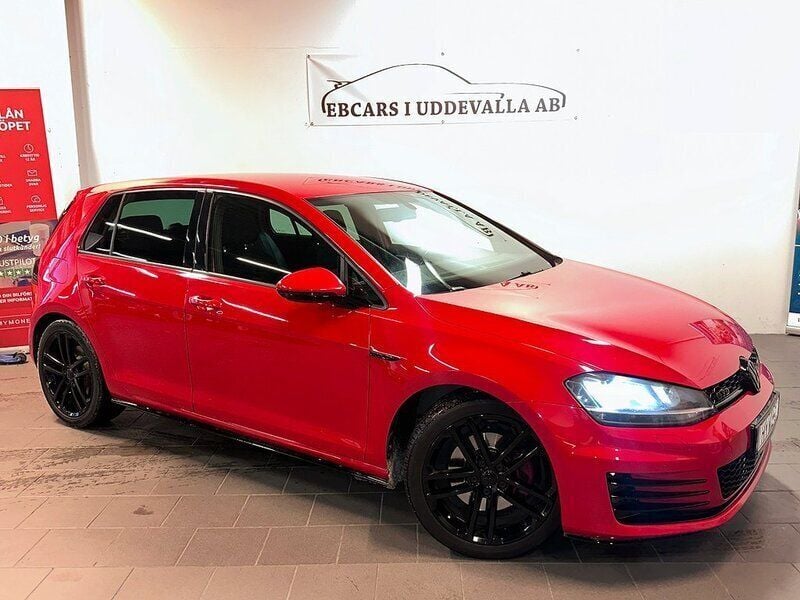 Röd Begagnad 2015 VW Golf VII GTD Halvkombi | 169 900 kr (Lite dyr) - Bild 1/4
