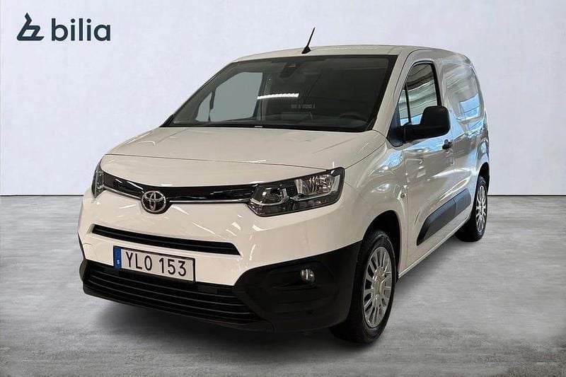 Vit Begagnad 2021 Toyota Proace City City Van | 179 900 kr (Marknadspris) - Bild 1/4