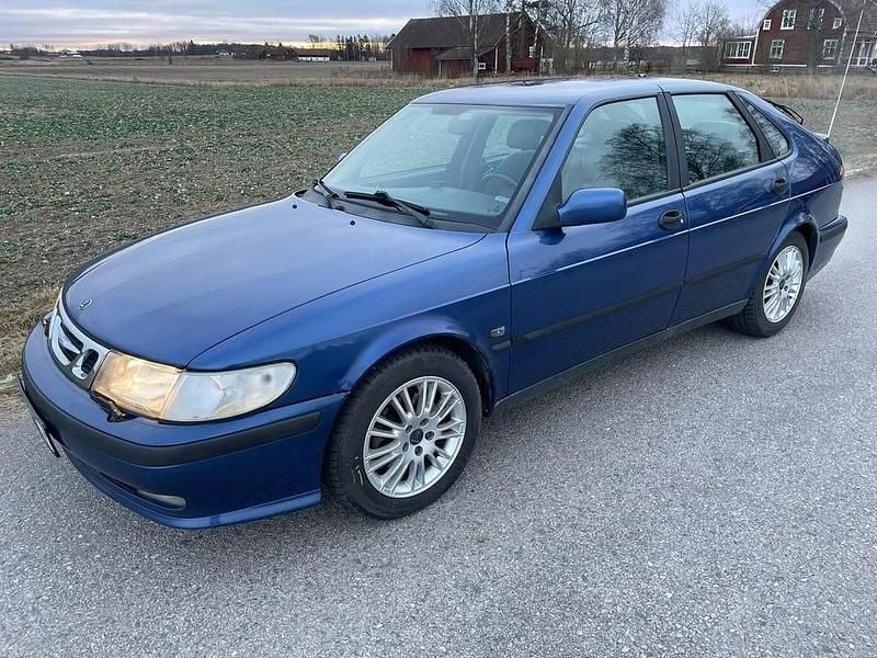 Begagnad 2002 Saab 9-3 Halvkombi | 15 000 kr (Lite dyr) - Bild 1/4