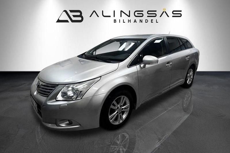 Silver Begagnad 2010 Toyota Avensis Business Edition Kombi | 59 900 kr (Marknadspris) - Bild 1/4