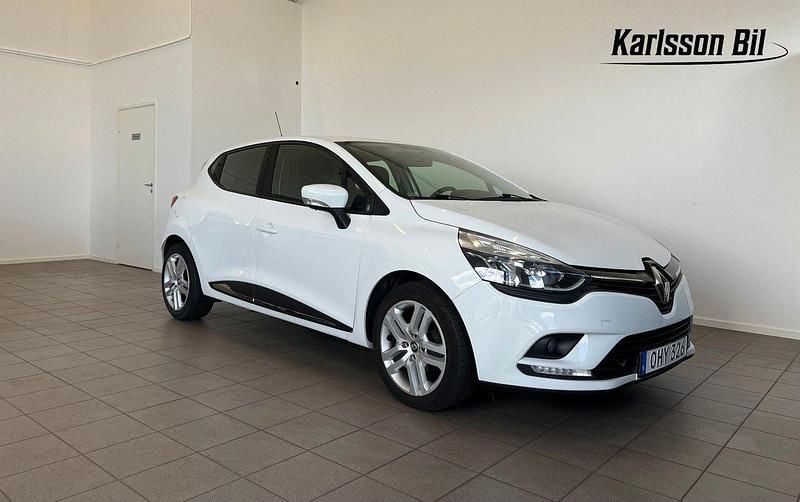 Vit Begagnad 2017 Renault Clio IV Zen Halvkombi | 79 900 kr (Marknadspris) - Bild 1/4