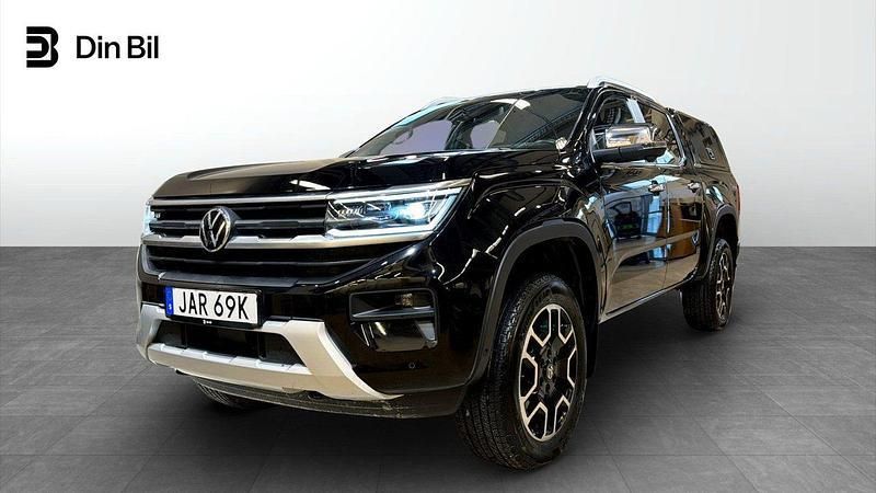 Svart (midnight black metallic) Begagnad 2023 VW Amarok Style Pickup | 689 900 kr (Lite dyr) - Bild 1/4