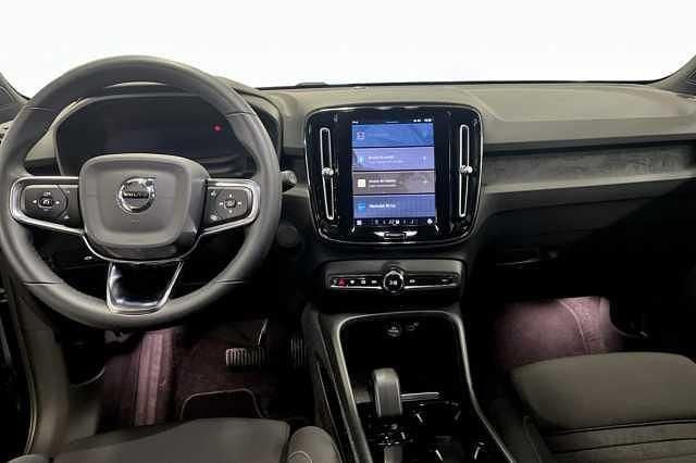 Begagnad Volvo XC40 Plus 175 kW (238 HK) 2023 Svart SUV