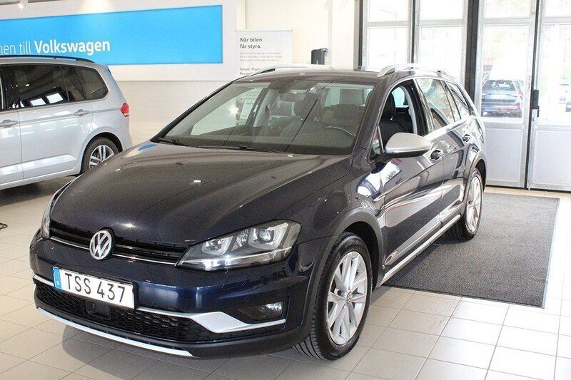 Blå Begagnad 2016 VW Golf Alltrack Kombi | 159 000 kr (Marknadspris) - Bild 1/4
