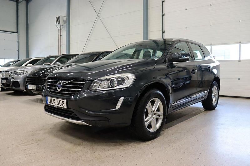 Grå Begagnad 2014 Volvo XC60 Summum SUV | 204 700 kr (Marknadspris) - Bild 1/4