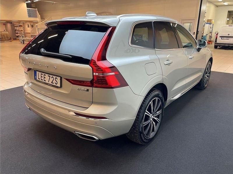 Begagnad Volvo XC60 Inscription 235 HK (172 kW) 2019 Ljusbrun SUV