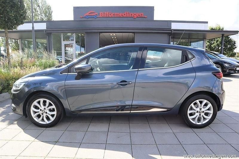 Grå Begagnad 2018 Renault Clio IV Halvkombi | 84 900 kr (Bra pris) - Bild 1/4