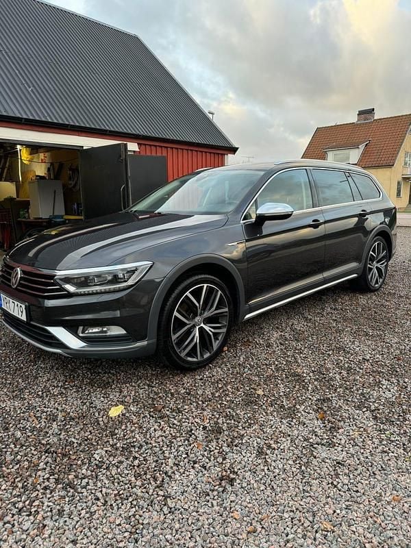 Begagnad 2018 VW Passat Alltrack Kombi | 175 000 kr (Marknadspris) - Bild 1/4