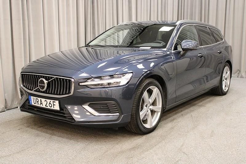 Mörkblå Begagnad 2023 Volvo V60 Kombi | 299 900 kr (Bra pris) - Bild 1/4