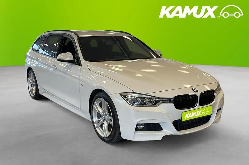 Vit Begagnad 2018 BMW 320 M Sport Kombi | 217 700 kr (Lite dyr) - Bild 1/4