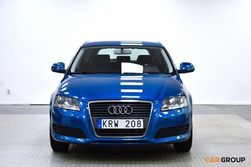 Blå Begagnad 2010 Audi A3 Sportback Comfort Halvkombi | 79 900 kr (Lite dyr) - Bild 1/4