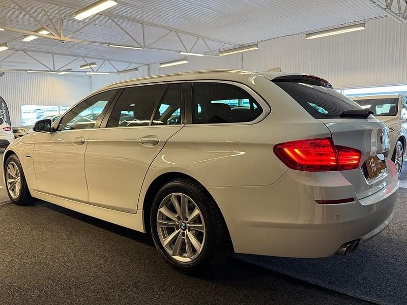 Begagnad BMW 520 190 HK (139 kW) 2017 Vit Kombi
