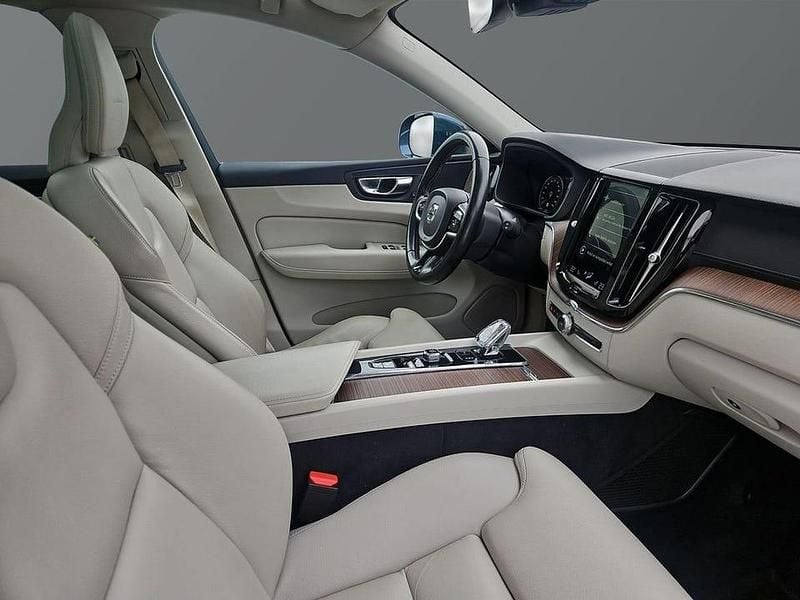 Begagnad Volvo XC60 Inscription 253 HK (186 kW) 2020 Blå SUV