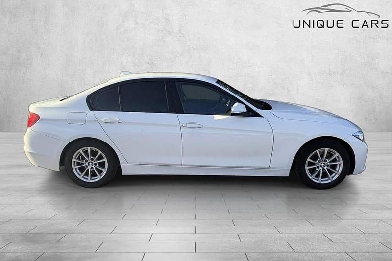 Begagnad BMW 320 184 HK (135 kW) 2012 Vit Sedan