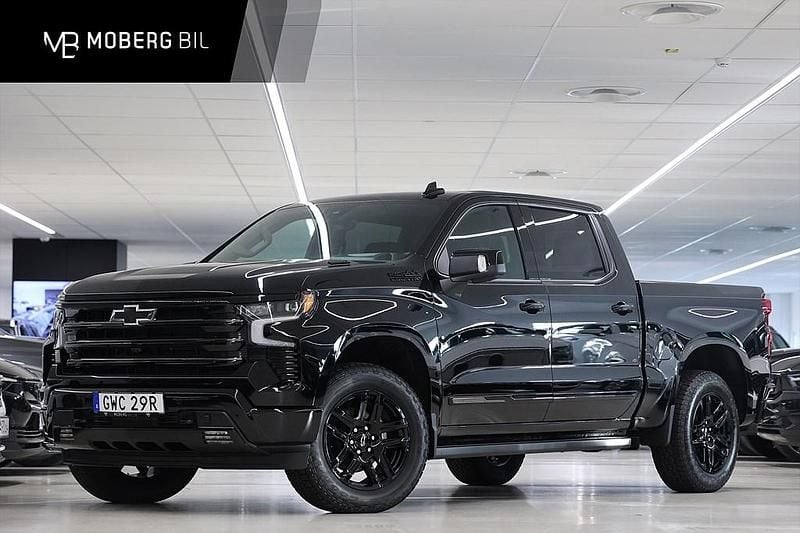 Svart Ny 2025 Chevrolet Silverado Pickup | 1 179 000 kr - Bild 1/3