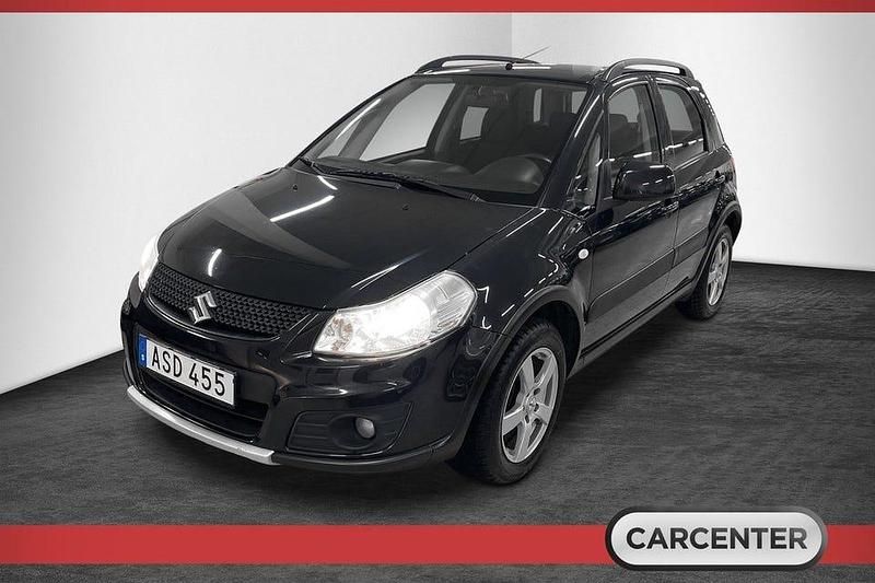 Svart Begagnad 2010 Suzuki SX4 Halvkombi | 69 500 kr (Marknadspris) - Bild 1/4