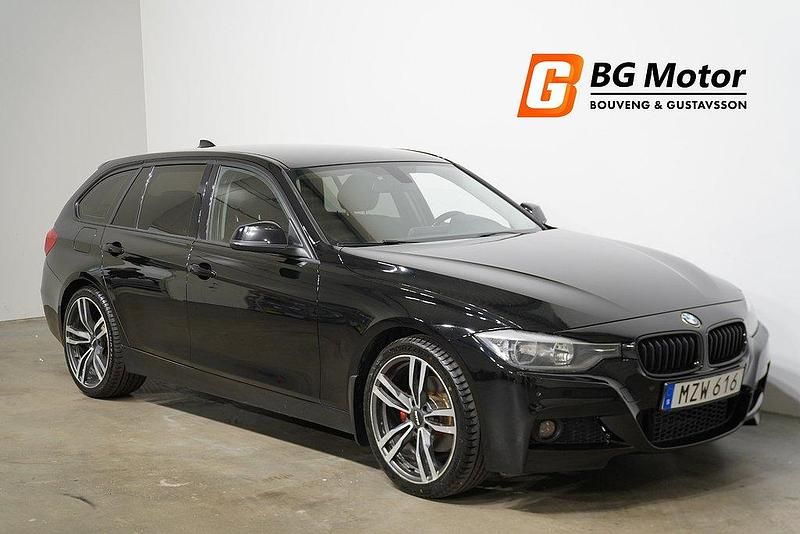Svart Begagnad 2012 BMW 320 M Sport Kombi | 124 900 kr (Dyr) - Bild 1/4