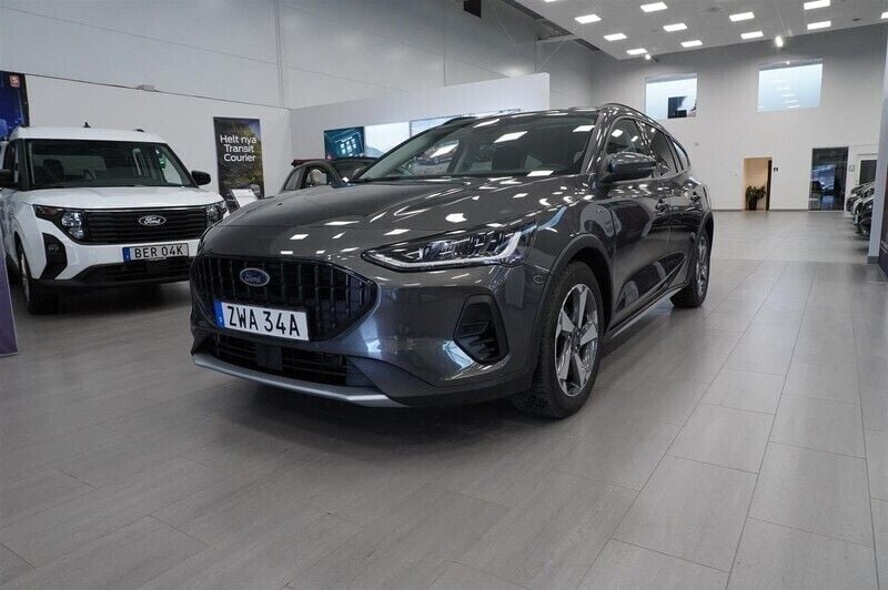 Begagnad Ford Focus Active 126 HK (92 kW) 2023 Grå/silver Kombi