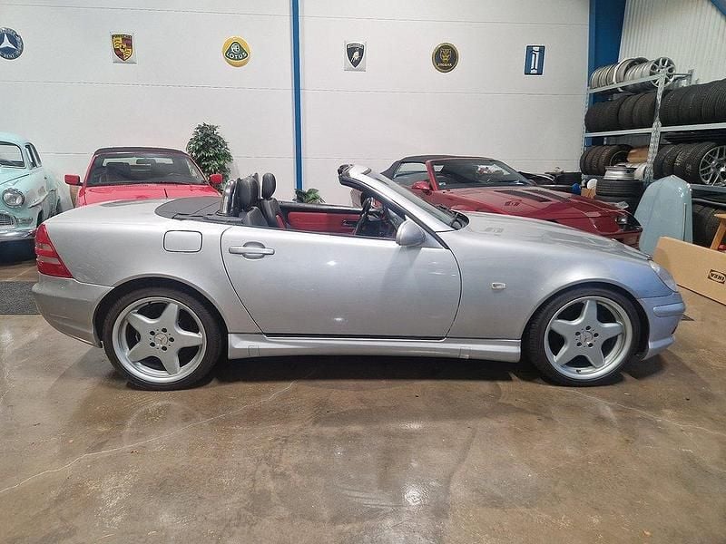 Silver Begagnad 1998 Mercedes SLK230 AMG Cab | 69 000 kr - Bild 1/4