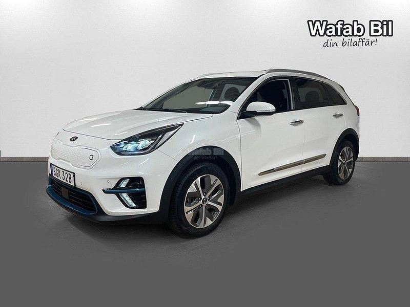 Vit Begagnad 2021 Kia e-Niro Advance SUV | 269 000 kr (Marknadspris) - Bild 1/4