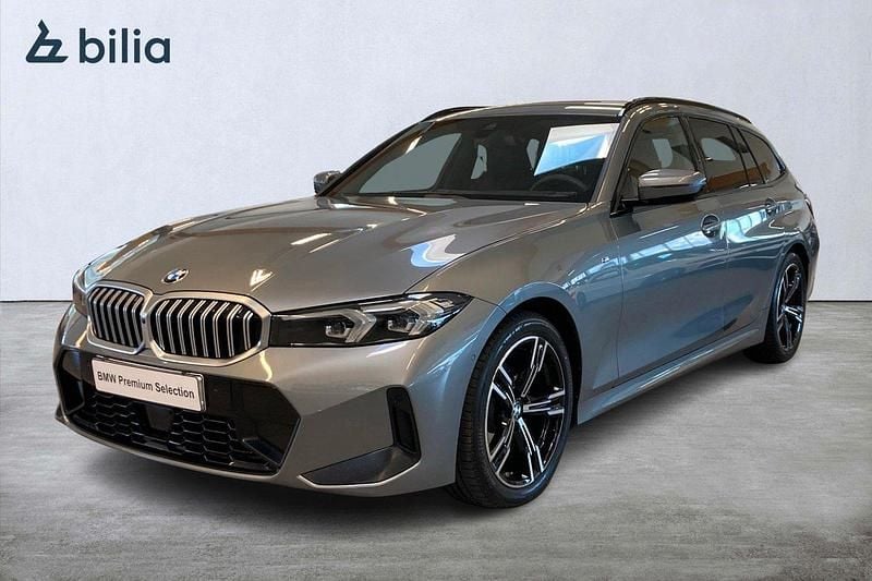 Grå Begagnad 2025 BMW 320 M Sport Kombi | 529 000 kr (Dyr) - Bild 1/4