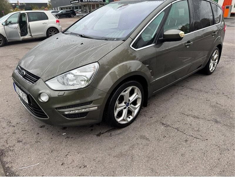 Begagnad Ford S-MAX Business Edition 200 HK (147 kW) 2012 Grön Minibuss