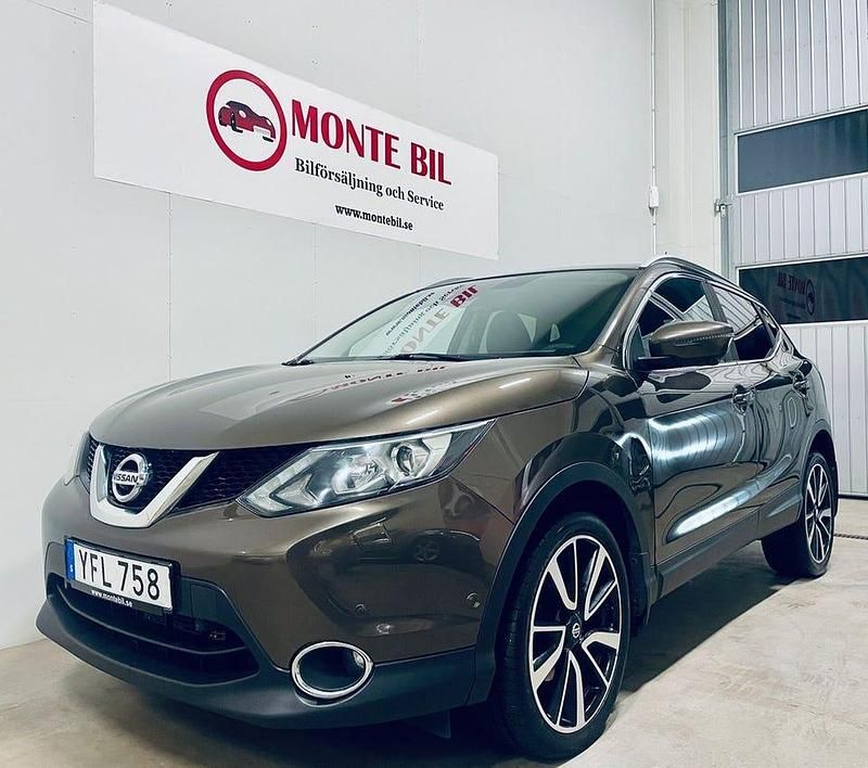 Brun Begagnad 2016 Nissan Qashqai 360º SUV | 139 900 kr (Marknadspris) - Bild 1/4