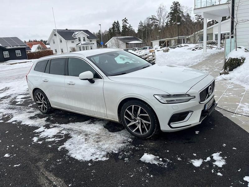Begagnad Volvo V60 340 HK (250 kW) 2021 Kombi