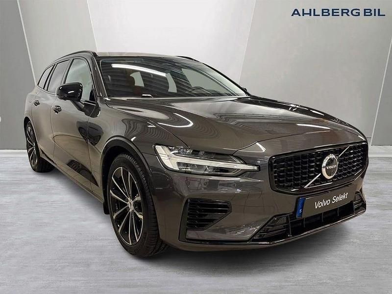 Grå Begagnad 2025 Volvo V60 Plus Kombi | 479 500 kr - Bild 1/3