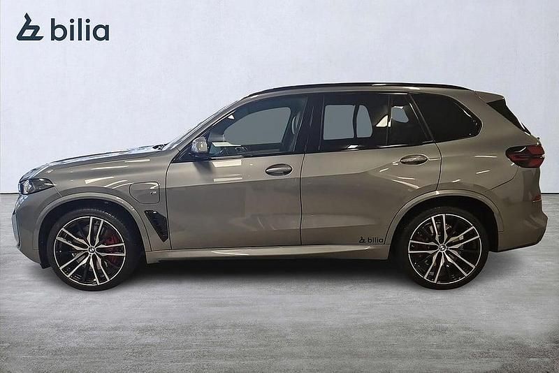 Begagnad BMW X5 M Sport 490 HK (360 kW) 2025 Grå SUV