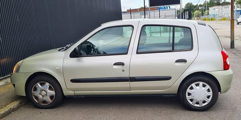 Begagnad Renault Clio R.S. 75 HK (55 kW) 2007 Ljusgrön (grön) Halvkombi