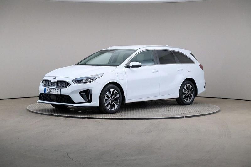 Vit (vit metallic (vit metallisk)) Begagnad 2020 Kia Ceed Sportswagon Advance Kombi | 229 000 kr (Marknadspris) - Bild 1/4