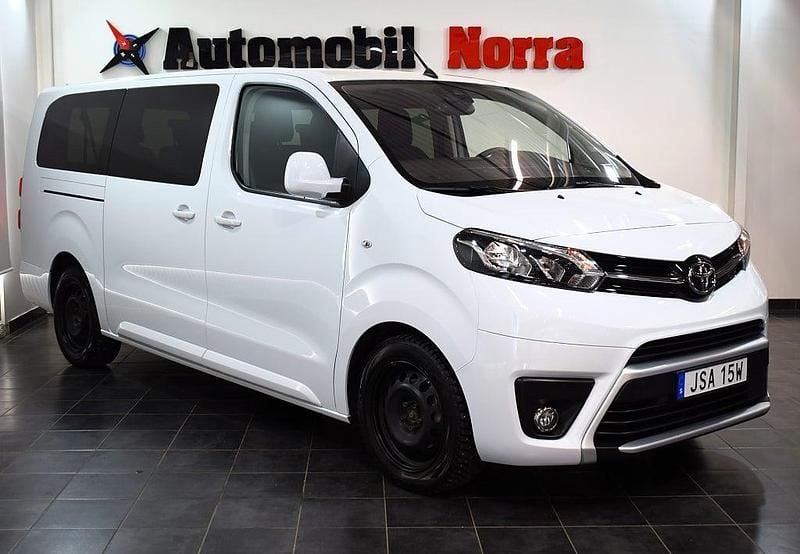 Begagnad Toyota Proace Verso 144 HK (105 kW) 2023 Vit Kombi