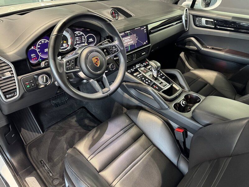 Begagnad Porsche Cayenne Platinum Edition 463 HK (340 kW) 2022 Vit SUV