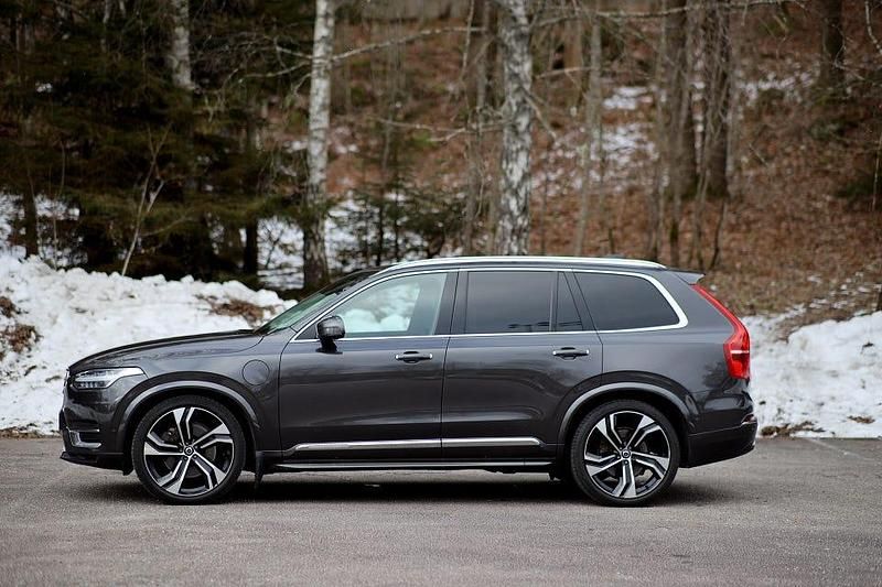 Begagnad Volvo XC90 Ultra 456 HK (335 kW) 2023 Platinium grey SUV
