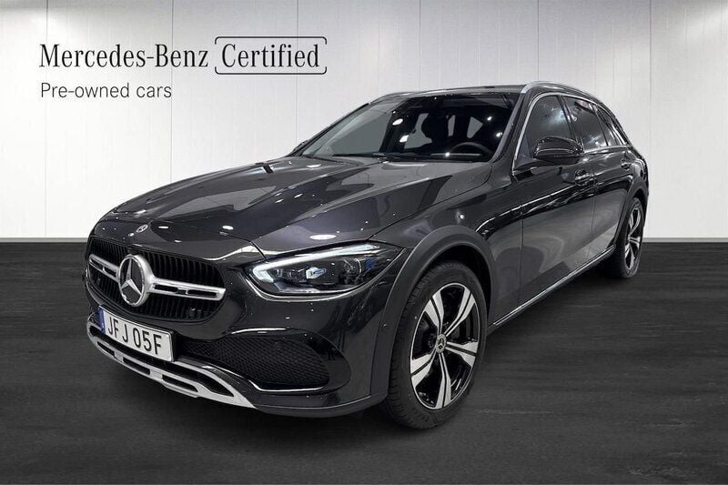 Grå Ny 2024 Mercedes C220 Premium Kombi | 579 900 kr (Marknadspris) - Bild 1/4